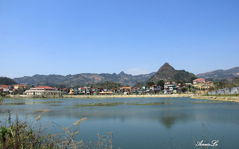 Dong Tuyen lake