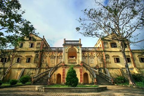 Hmong King Hoang A Tuong palace