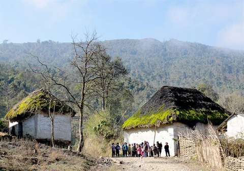 Soil walled houses in Bat Xat Soil walled houses in Bat Xat